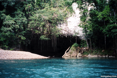 blaues Wasser cave