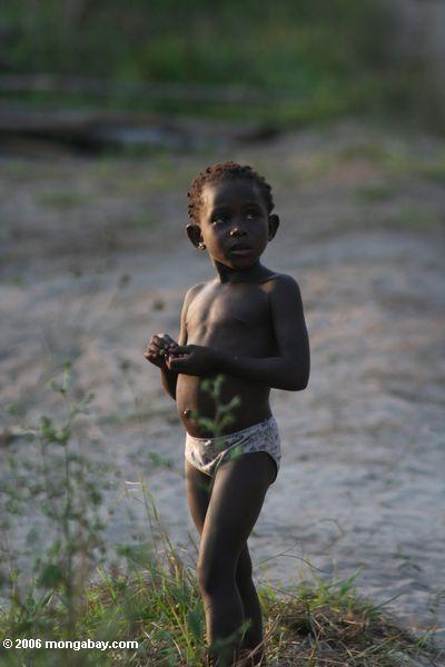 Enfant au Gabon