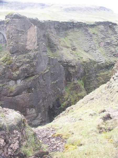 Garganta de Fjadrargljufur, chamada “a garganta grande de Islândia”  