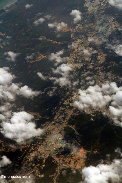 Luftaufnahme des Bergbaus in Java
