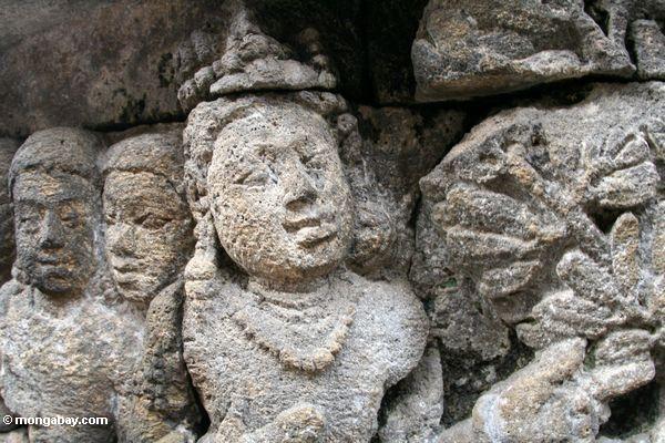 Wall Carvings bei Borobudur, Frau