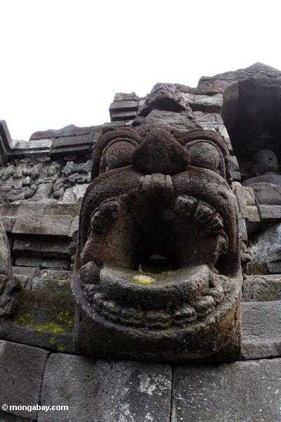Statue bei Borobudur, geöffnete öffnung