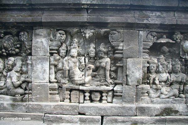 Wandbildwand Carvings an den Borobudur-Frauen