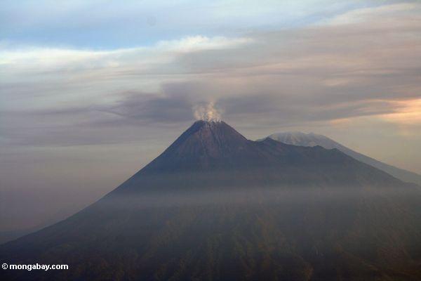Millitorr Semeru, der höchste Vulkan auf Java, Java