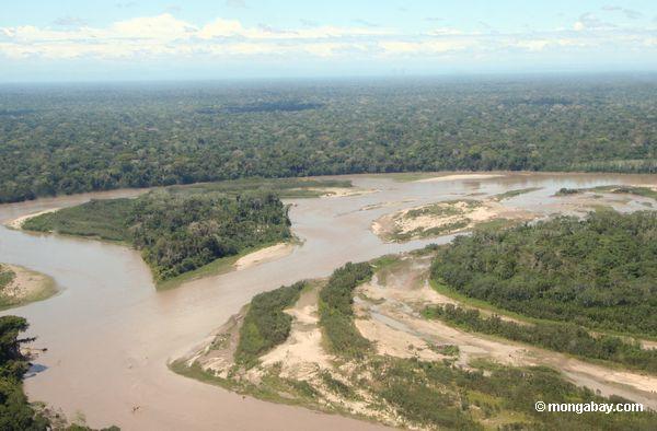 Luftaufnahme von Tambopata Fluß