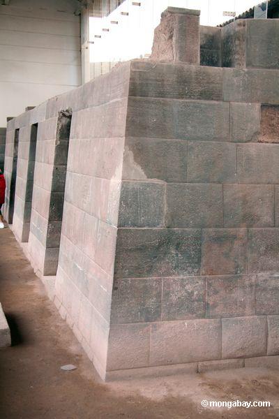 Inka Steinarchitektur angezeigt beim Oori Kancha oder Bügel der Sonne in Cuzco