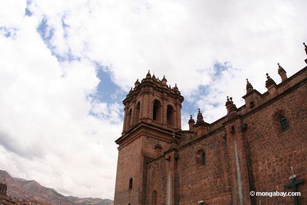 Glockenturm an der Kathedrale in Cuzco
