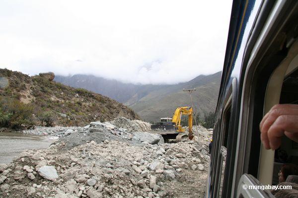 Aufstellungsort von mudslide, der die Eisenbahn bedeckte, spürt zu Machu Picchu