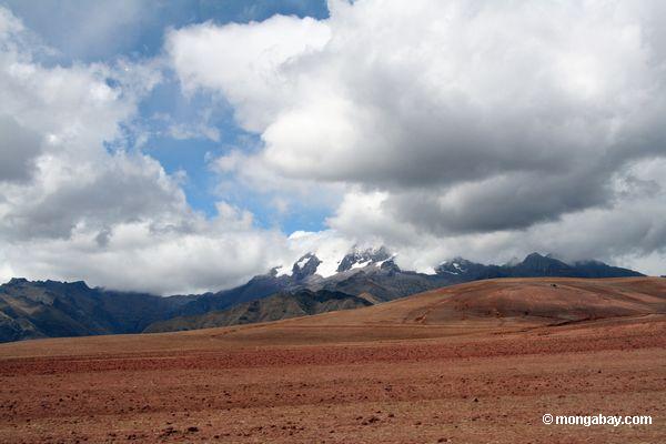 Peruanische Gletscher nähern sich der Urubamba Senke