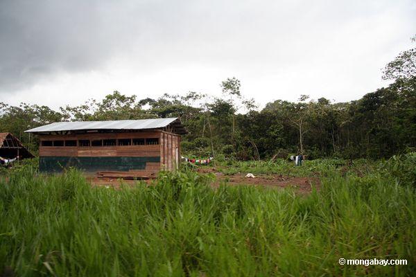 Bauernhaus im Regenwald