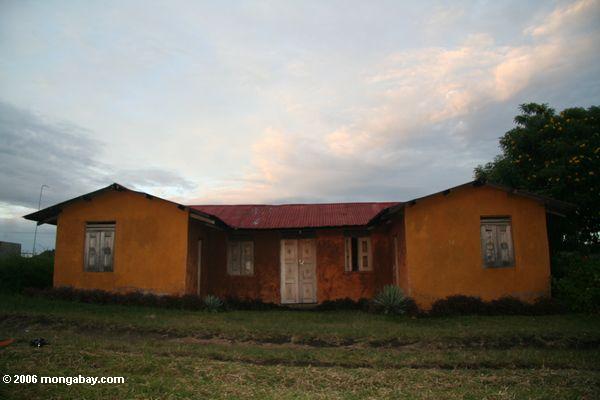 Orange Haus in der Uganda