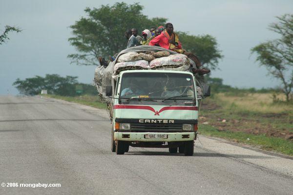 общественный транспорт ван в Уганде