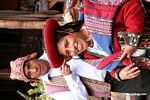 Quencha woman wearing traditional clothing in Chinchero market