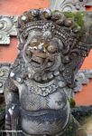 Warrior statue at Puri Saren Agung in Ubud (Ubud, Bali) 