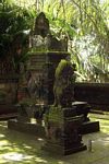 Statue in the Monkey Forest of Ubud (Ubud, Bali) 