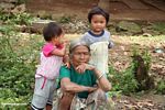 Old woman with children (Toraja Land (Torajaland), Sulawesi) 