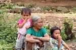 Woman with children (Toraja Land (Torajaland), Sulawesi) 